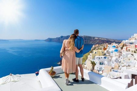 Santorini’s Wine Wonderland: A Guide to the Island’s Best Vineyards and Tastings